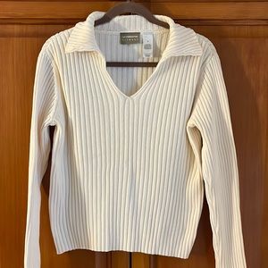 Liz Claiborne size M cream sweater good condition